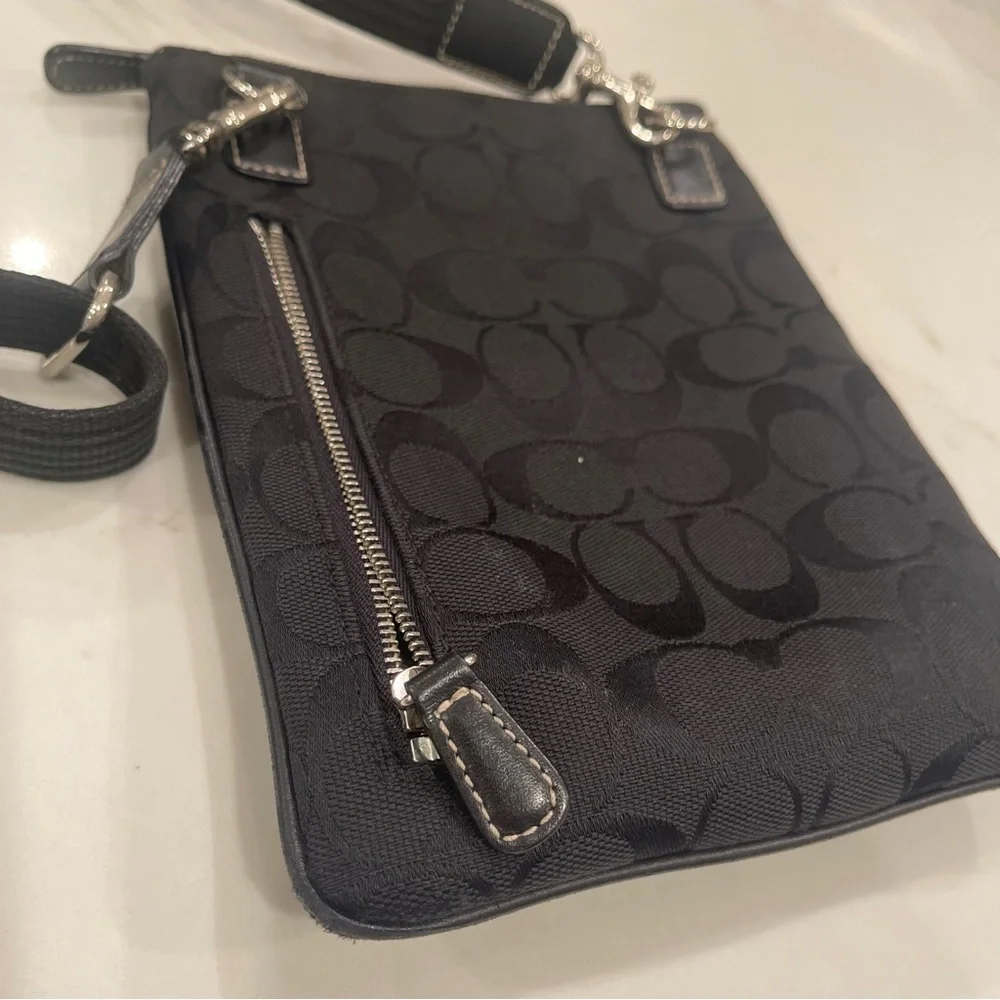 Coach black canvas messenger crossbody bag - Picture 7 of 12